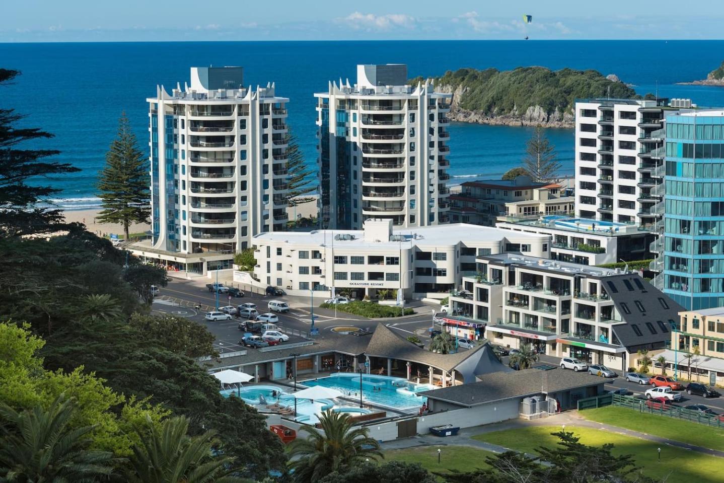 Oceanside Bliss - Absolute Beachfront - Uninterrupted Ocean Views With Pool Lägenhet Mount Maunganui Exteriör bild