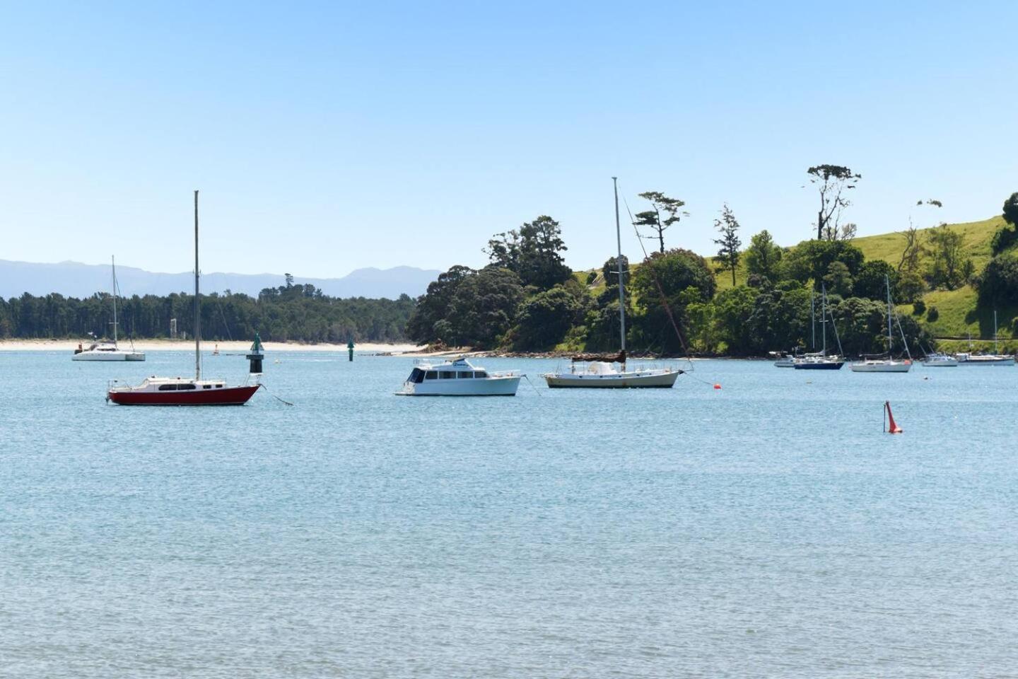 Oceanside Bliss - Absolute Beachfront - Uninterrupted Ocean Views With Pool Lägenhet Mount Maunganui Exteriör bild