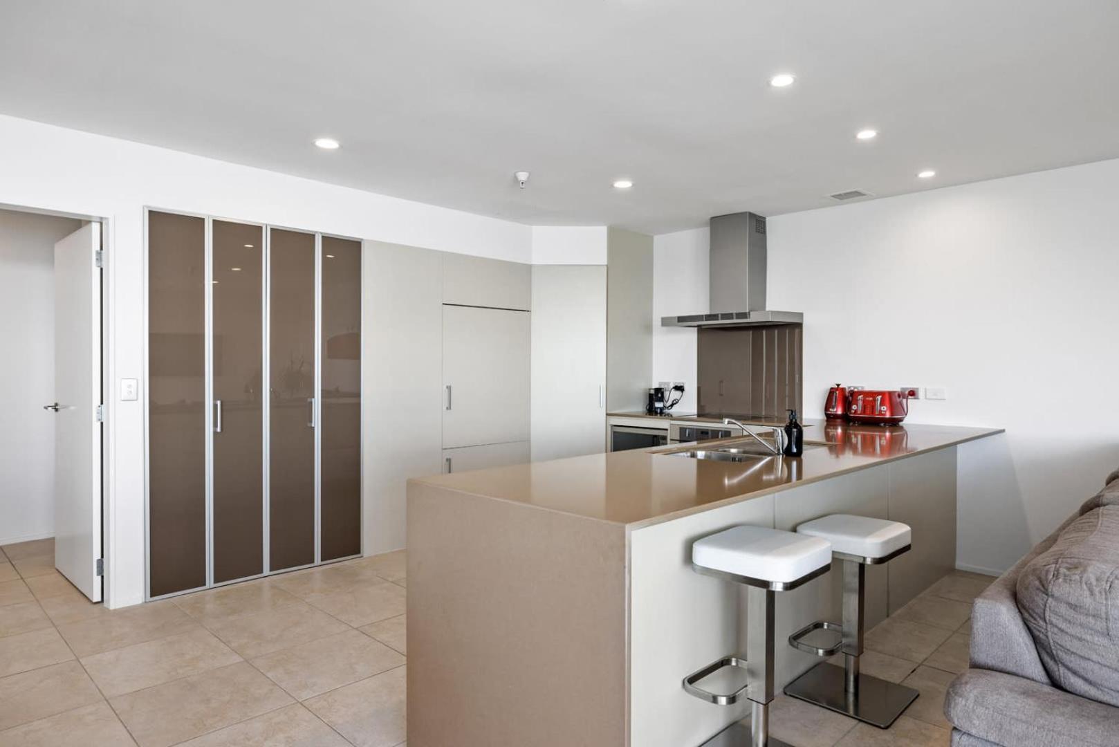 Oceanside Bliss - Absolute Beachfront - Uninterrupted Ocean Views With Pool Mount Maunganui Exteriör bild