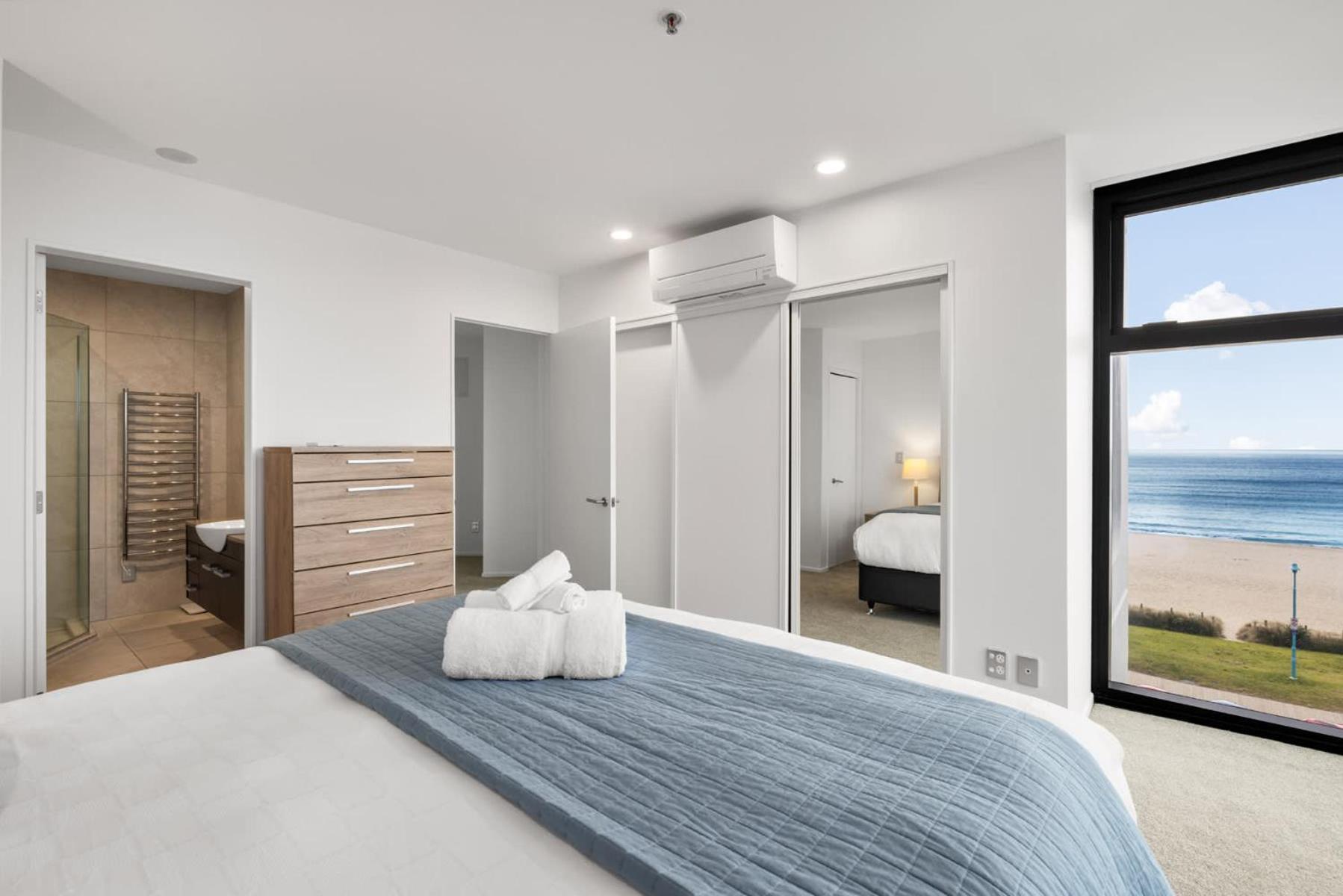 Oceanside Bliss - Absolute Beachfront - Uninterrupted Ocean Views With Pool Mount Maunganui Exteriör bild