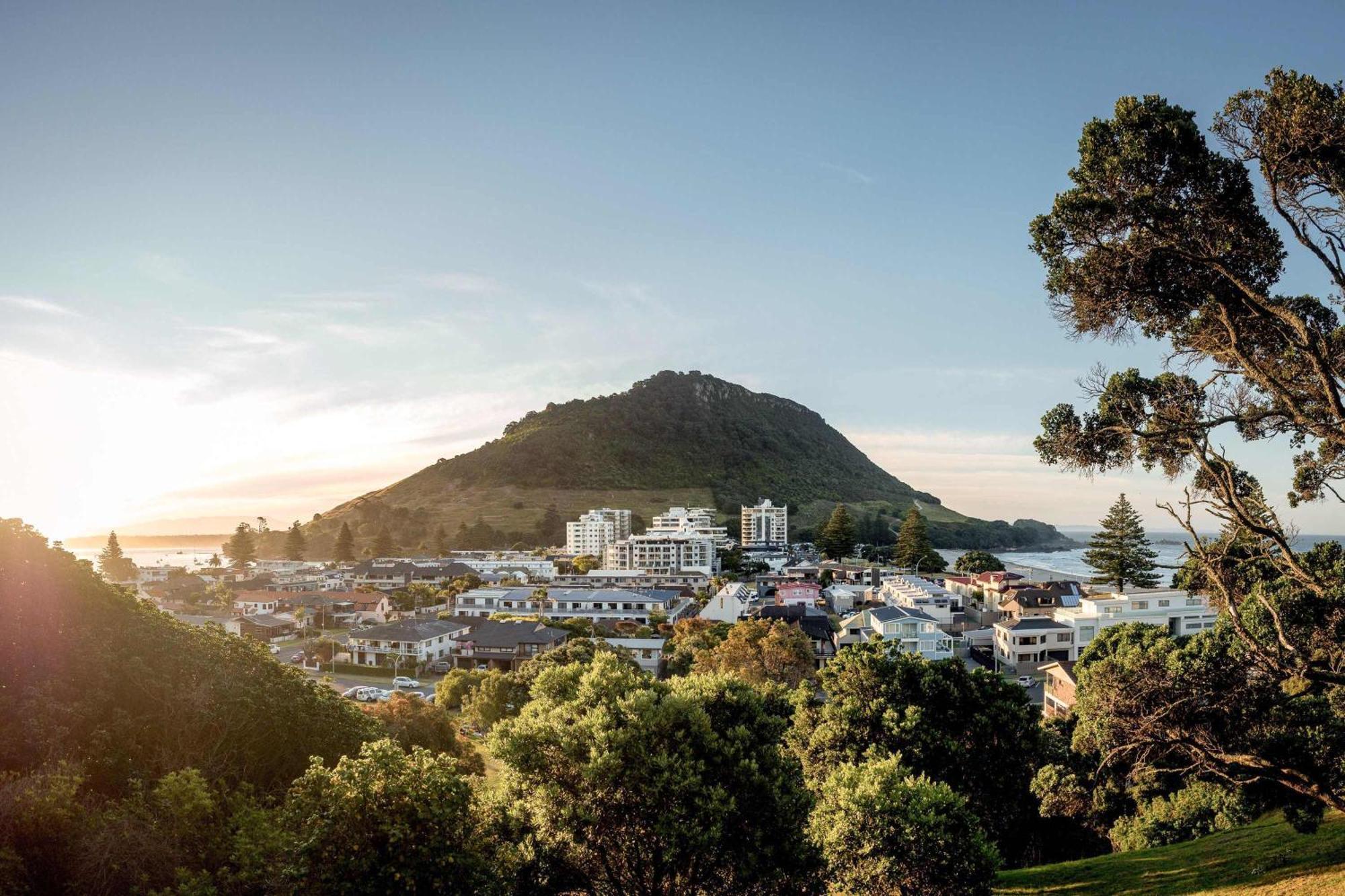 Oceanside Bliss - Absolute Beachfront - Uninterrupted Ocean Views With Pool Mount Maunganui Exteriör bild