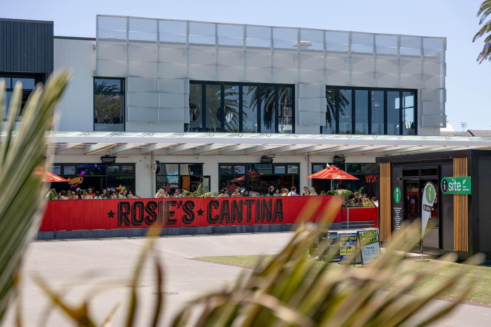 Oceanside Bliss - Absolute Beachfront - Uninterrupted Ocean Views With Pool Mount Maunganui Exteriör bild
